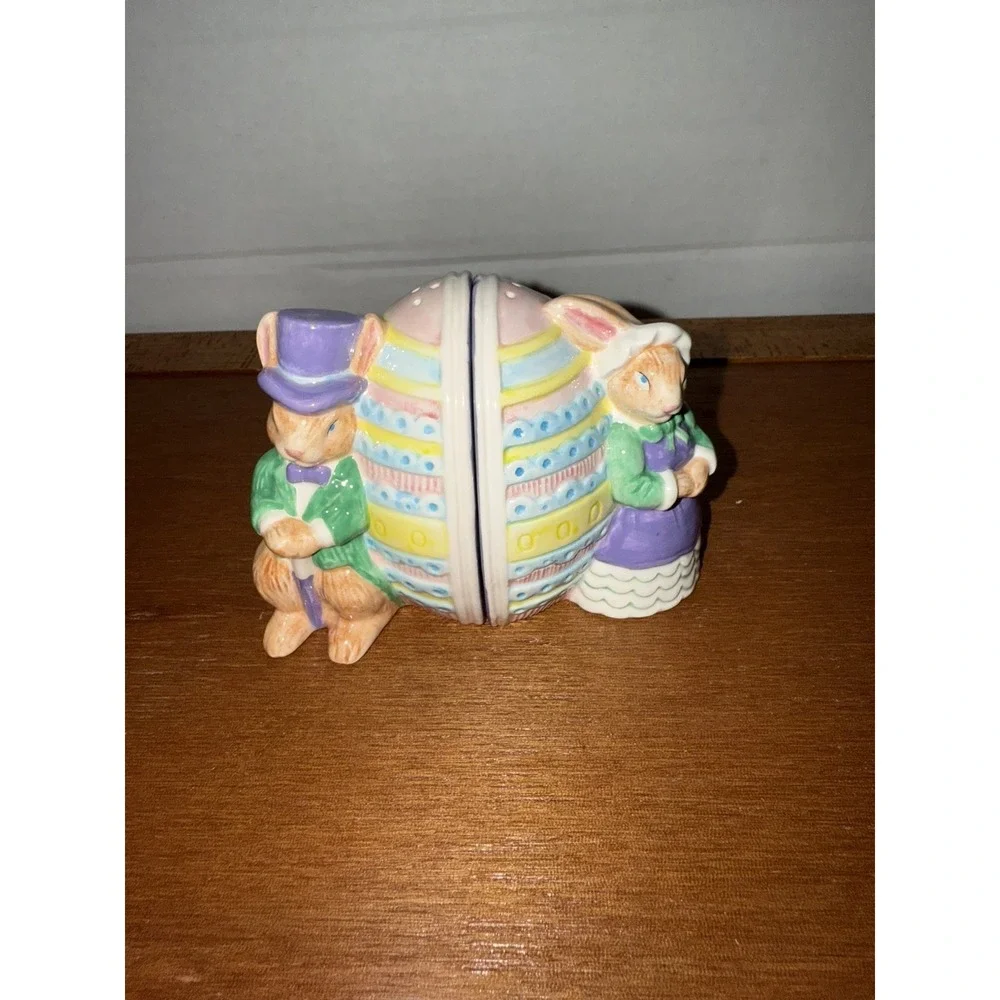Fitz & Floyd OCI 1995 Happy Easter Eggs Salt & Pepper w/Mr.& Ms.Rabbit